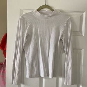 WHITE FREE PEOPLE MOCK NECK TEE !!!